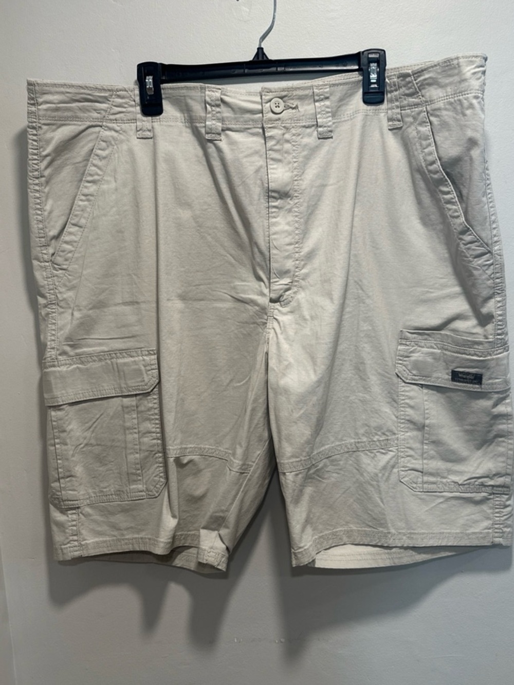 Wrangler Cargo Shorts Men’s Size 46 Beige Stretch Utility Casual Outdoor Shorts